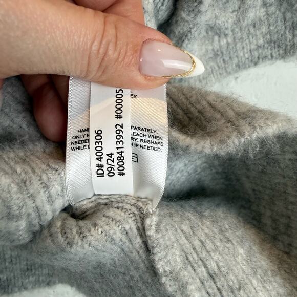 Express Gray Cozy Cable Knit Jewel Embellished Short Sleeve Cardigan Sweater M - Picture 9 of 11